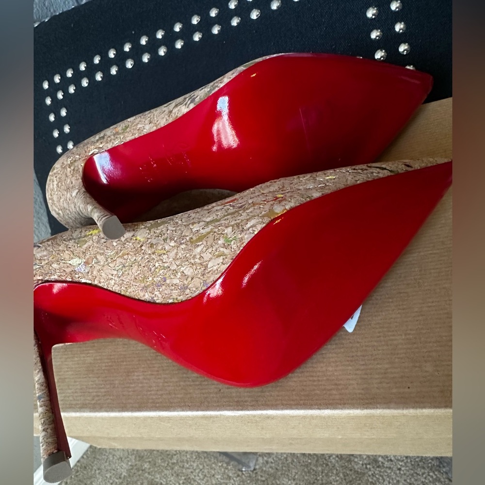 Christian Louboutin decoltish leige lame 100. Size 37.5.NWT.